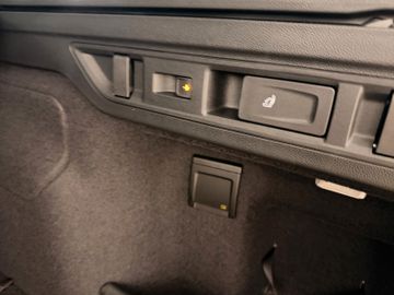 Volkswagen Passat Var. 1.5 TSI eHybrid 265PS Business, AHK