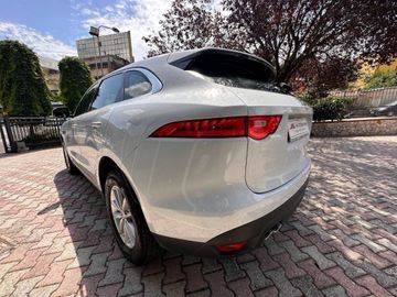 Jaguar F-Pace - 4