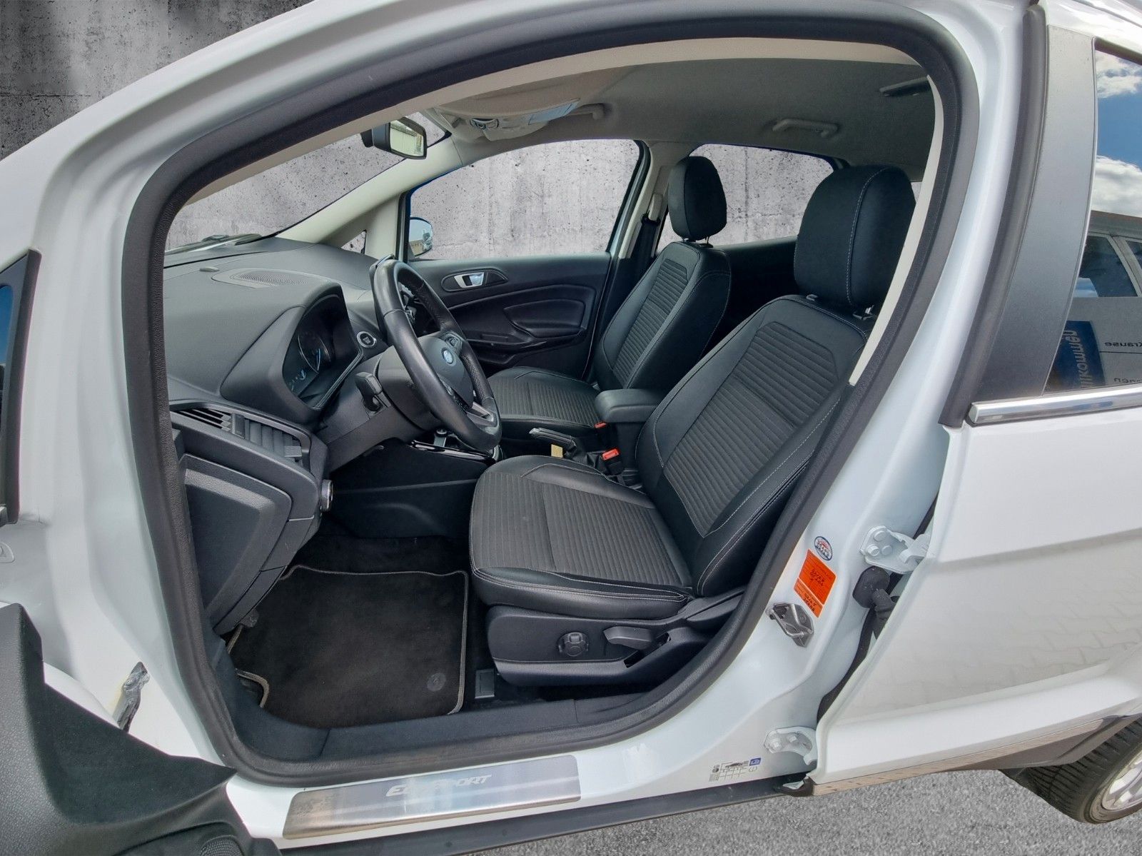 Fahrzeugabbildung Ford EcoSport Titanium