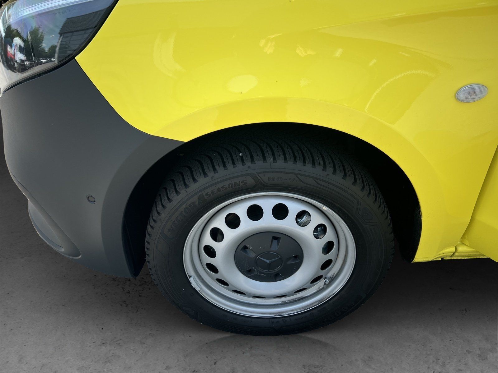 Fahrzeugabbildung Mercedes-Benz Vito 114 Base lang Holzfußbo Park-Paket MBUX