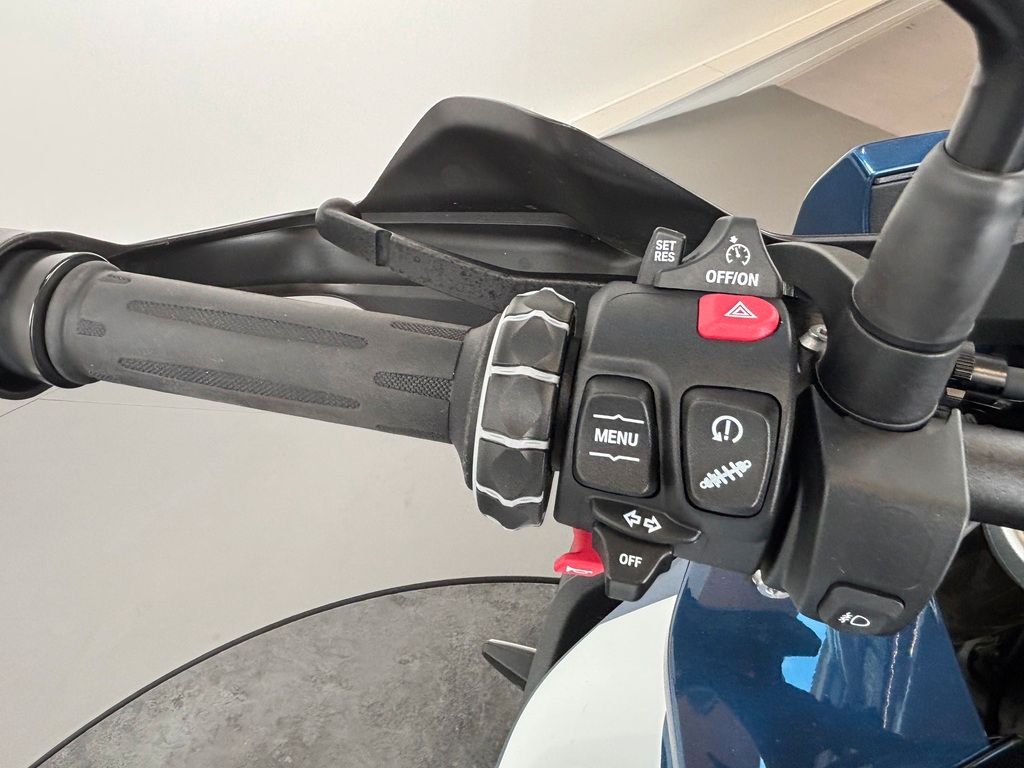 Fahrzeugabbildung BMW S 1000 XR *1. HAND *WENIG KILOMETER