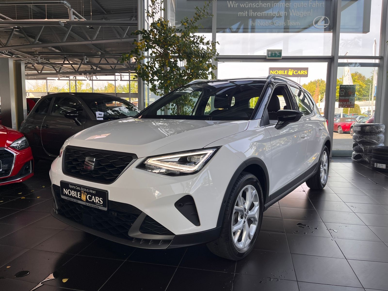 Fahrzeugabbildung SEAT ARONA  1.5 TSI DSG FR ACC LED NAV RFK SHZ 17"