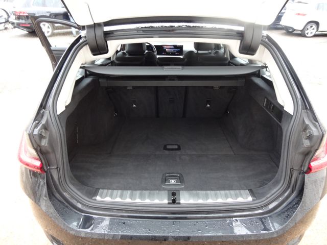 Fahrzeugabbildung BMW 318d/Curved-Display/1.Hd/150PS/Navi/PDC/