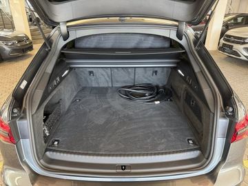 Fotografie des Audi A6 Avant 50 TFSI e quattro Sport/220KW Systemle