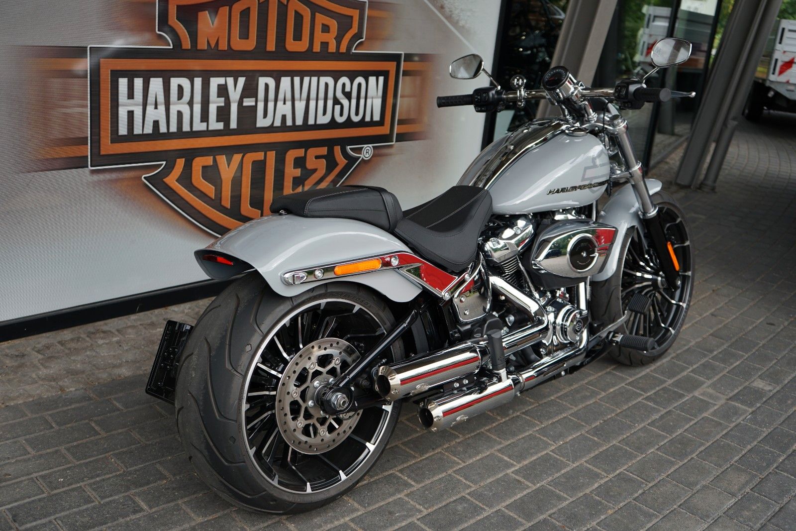 Fahrzeugabbildung Harley-Davidson Breakout 117 MY25 - FXBR - Thunderbike - Jekill
