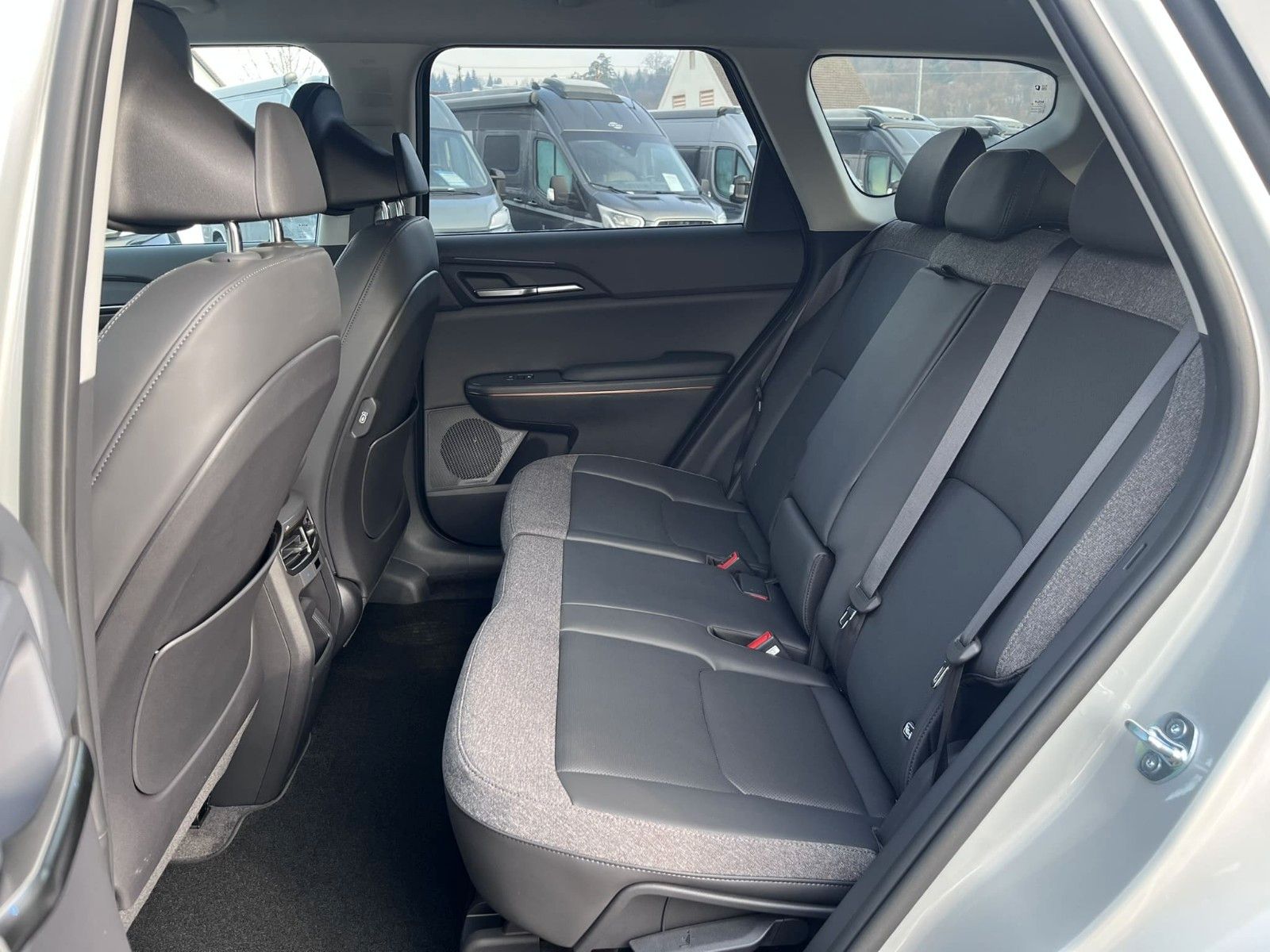 Fahrzeugabbildung Kia EV5 Kamera Totwinkel Ambiente LED Sound uvm.