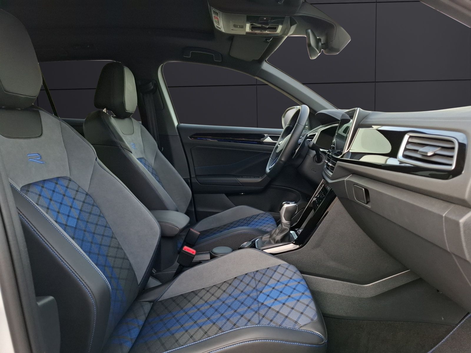 Fahrzeugabbildung Volkswagen T-Roc R 4M Matrix Navi Akrapovic Pano AID ACC RF