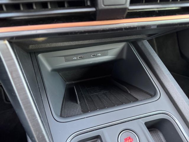 Leon Sportstourer 2.0 TSI LED Navi AHK ACC Kamer