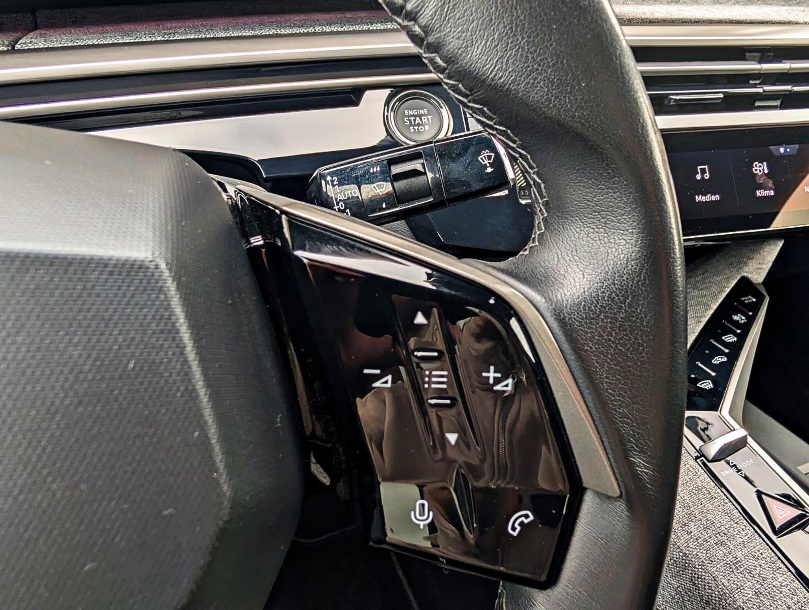 Peugeot 3008 Hybrid 136 Allure| Full LED|Induktionsladen