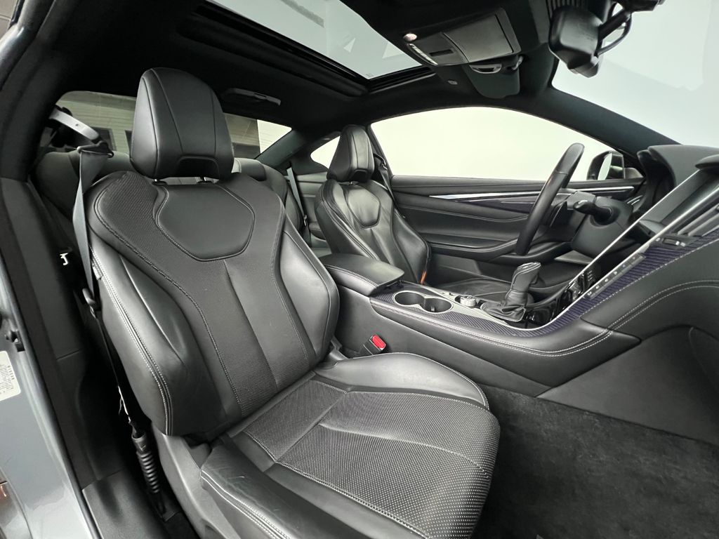 INFINITI Q60 2.0 TURBO/ 2.H/ VOLLAUSSTATTUNG/ CARBON INFINITI Q60 2.0 TURBO/ 2.H/ VOLLAUSSTATTUNG/ CARBON