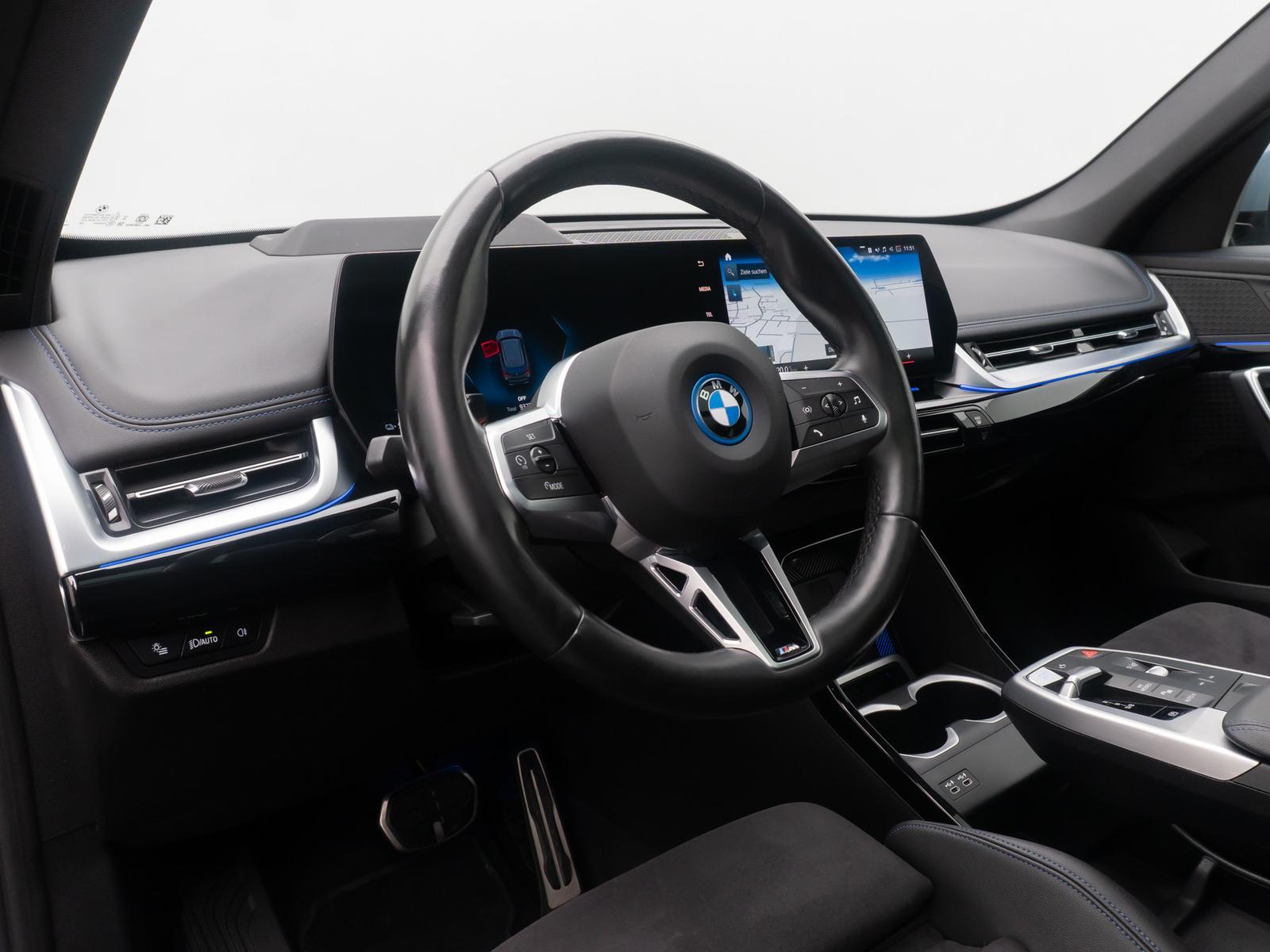 BMW iX1 xD30 MSport Panorama 360°HUD DAB Komfort 19", миниатюра 18
