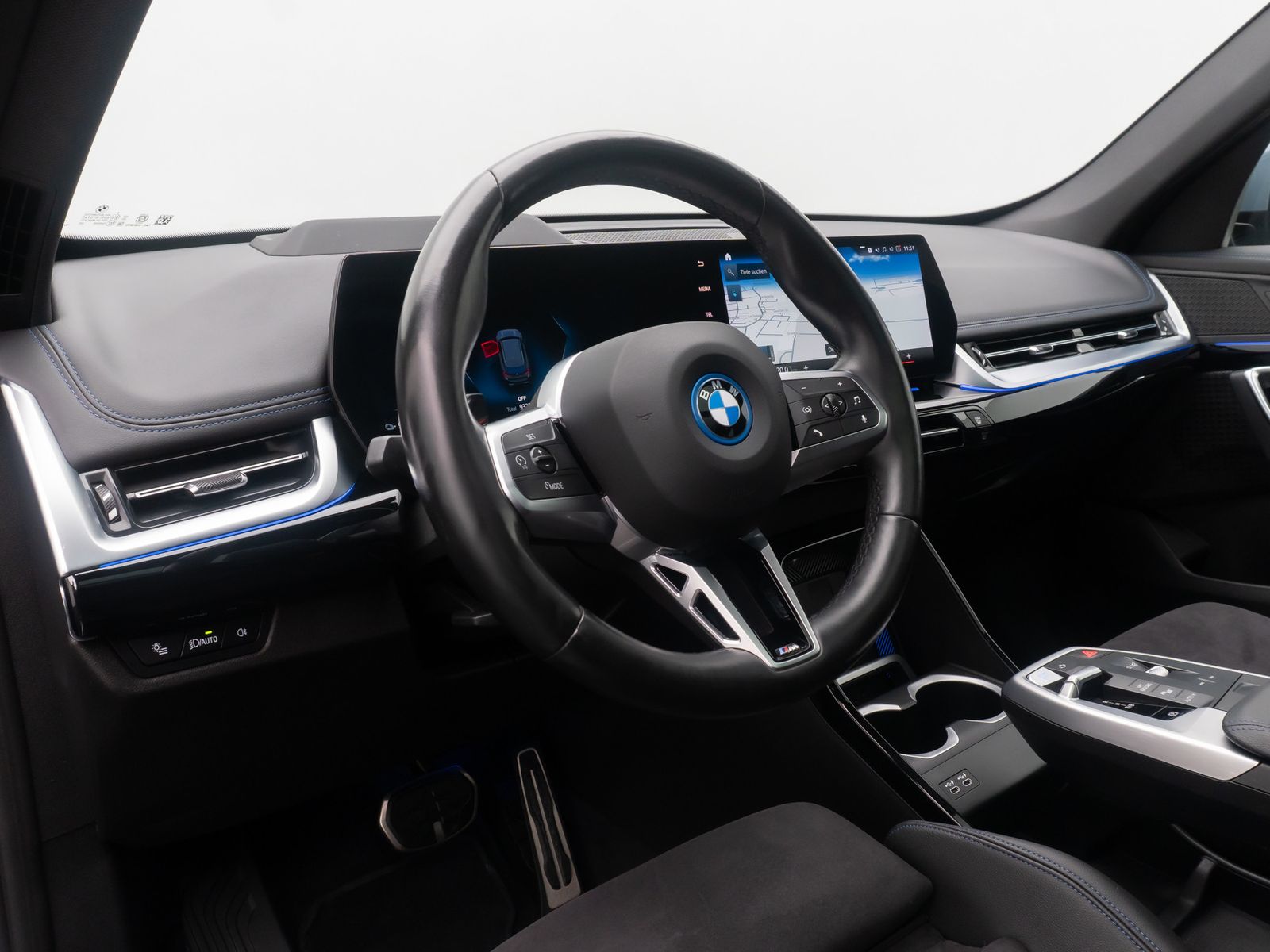 Fahrzeugabbildung BMW iX1 xD30 MSport Panorama 360&deg;HUD DAB Komfort 19"