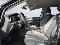 VW Golf VIII Bluetooth Navi LED Klima Einparkhilfe