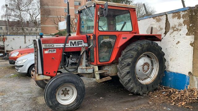 Massey Ferguson 590