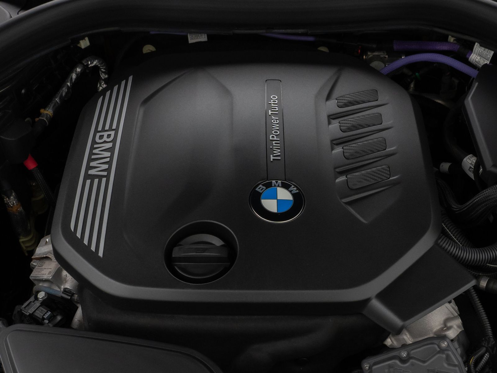 Fahrzeugabbildung BMW 520d xD Panorama Kamera HUD DAB H/K AHK Leder