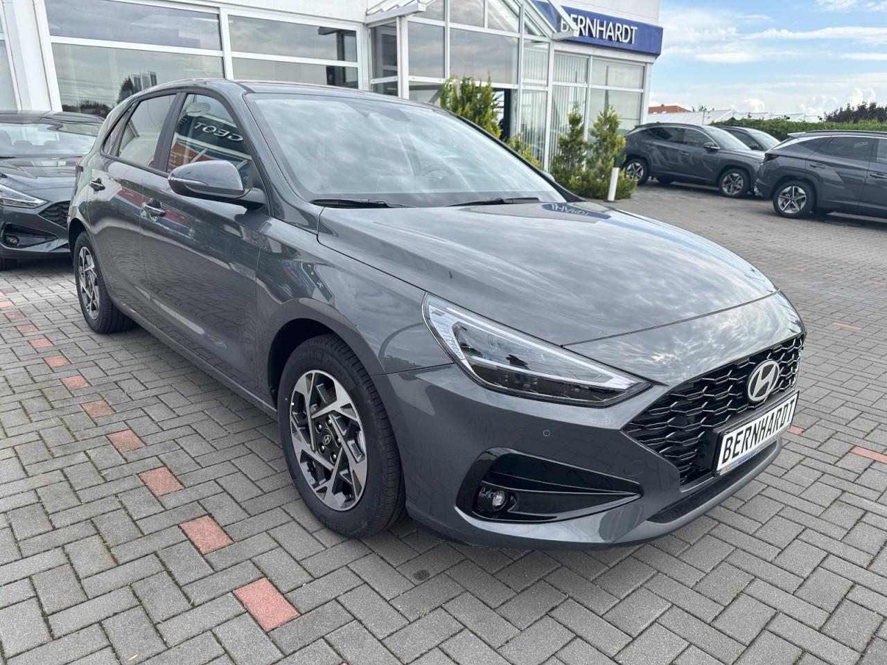 Hyundai i30 1.5 DPi Family Klima Navi Rückfahrkamera