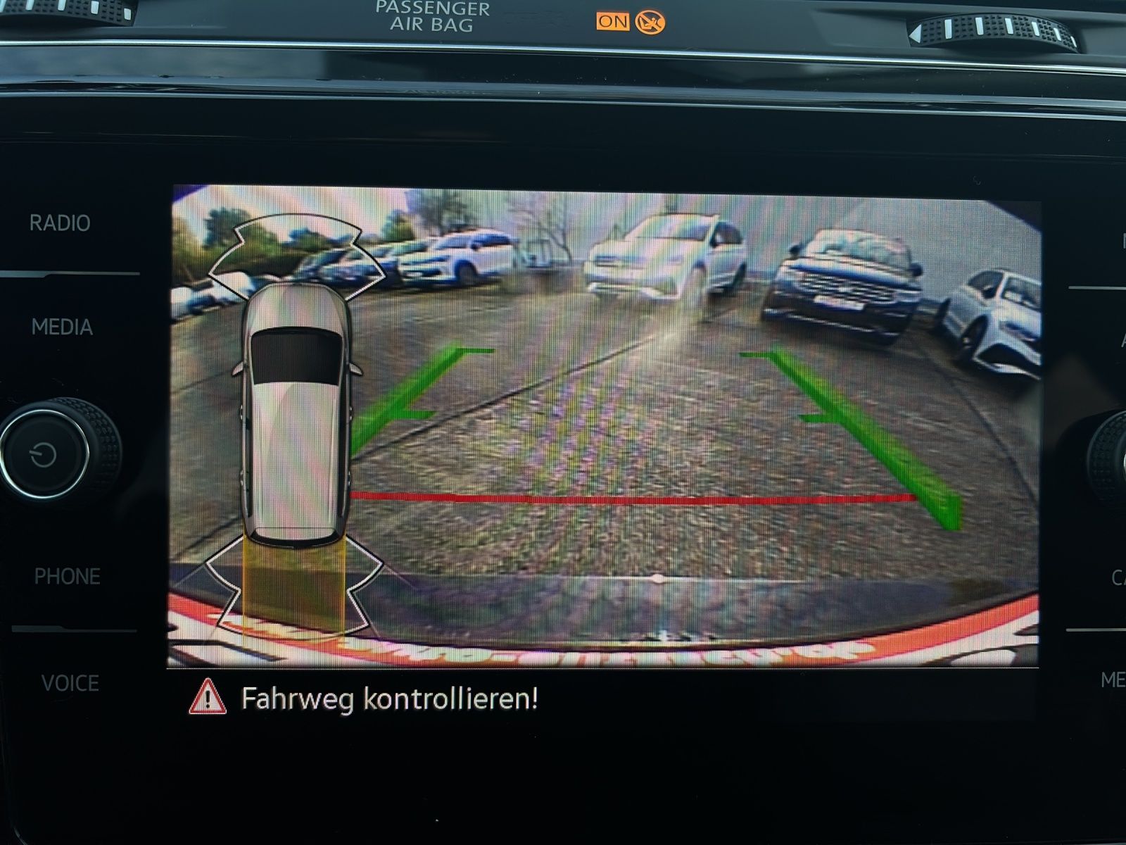 Fahrzeugabbildung Volkswagen Touran TDI Highline DSG LED AHK Navi AID ACC RFK