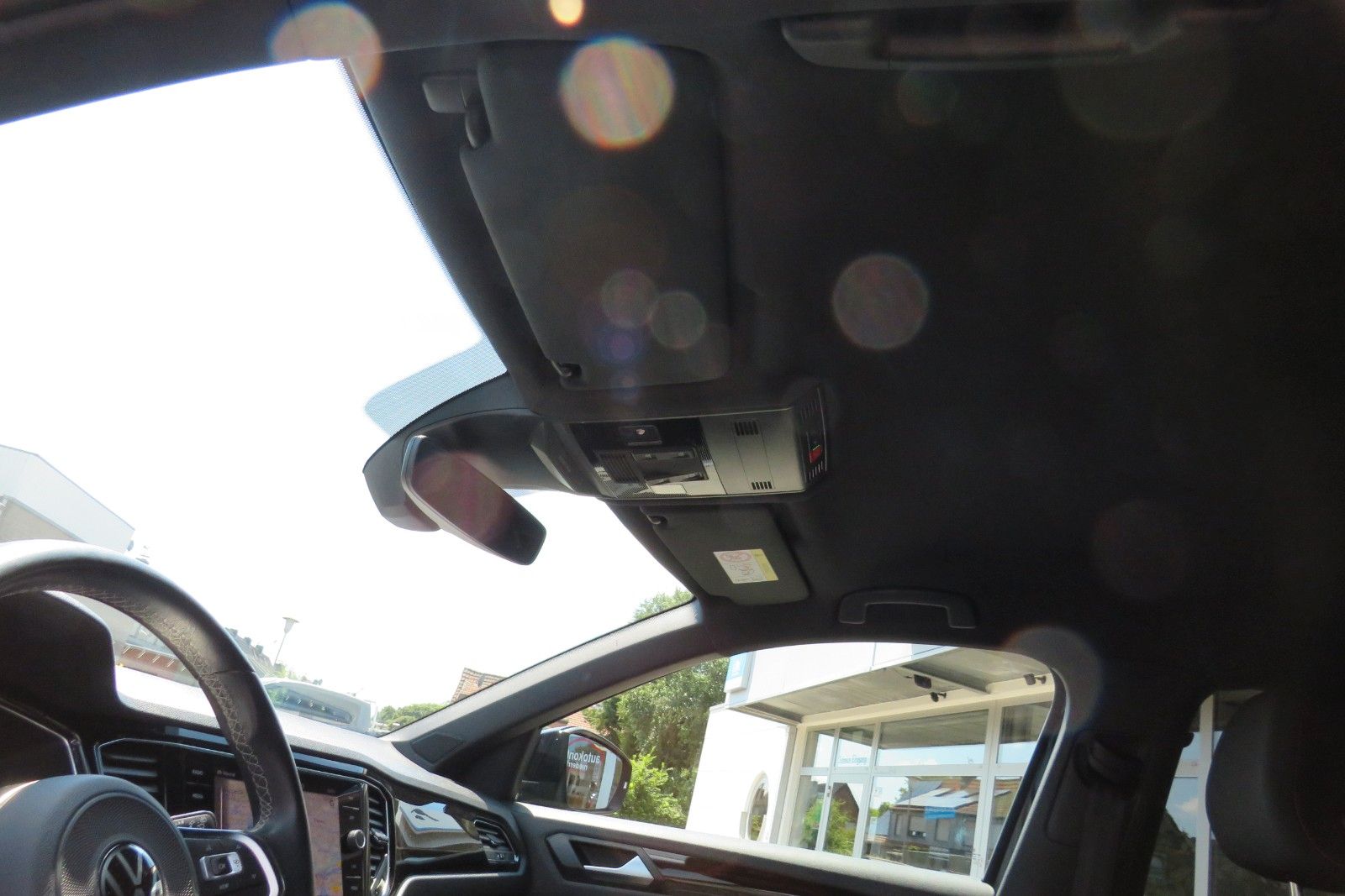 Fahrzeugabbildung Volkswagen T-Roc R-Line Sport DSG LED PDC NAVI 19`BLACK 1.H