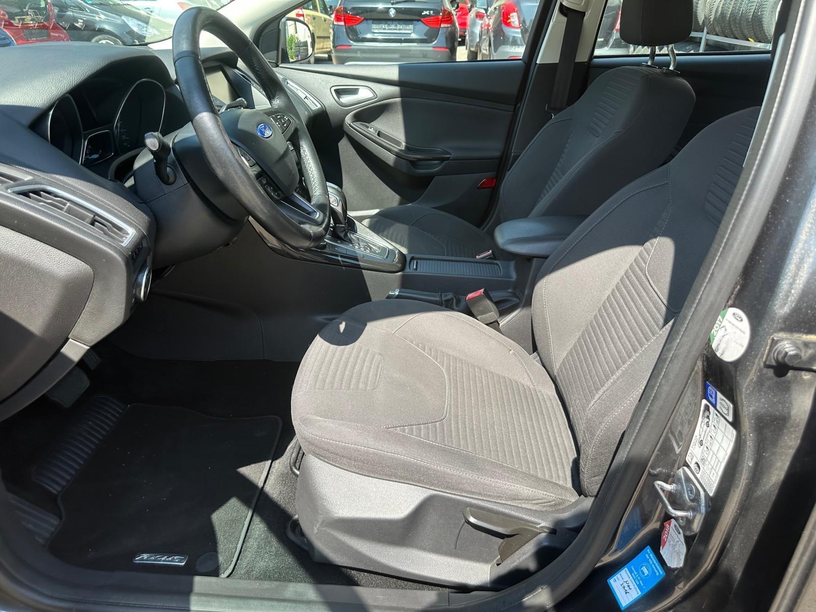 Ford Focus 2015 — photo 11