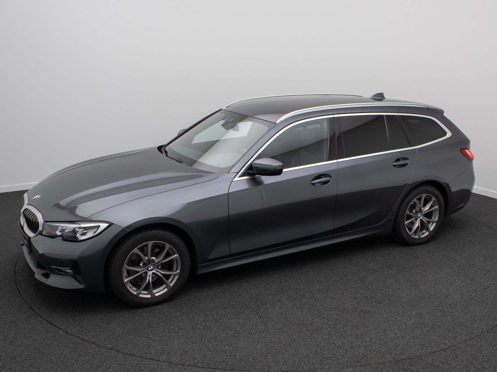 Fahrzeugabbildung BMW 320d Sport Line Alarm DAB AHK H/K Individual LED