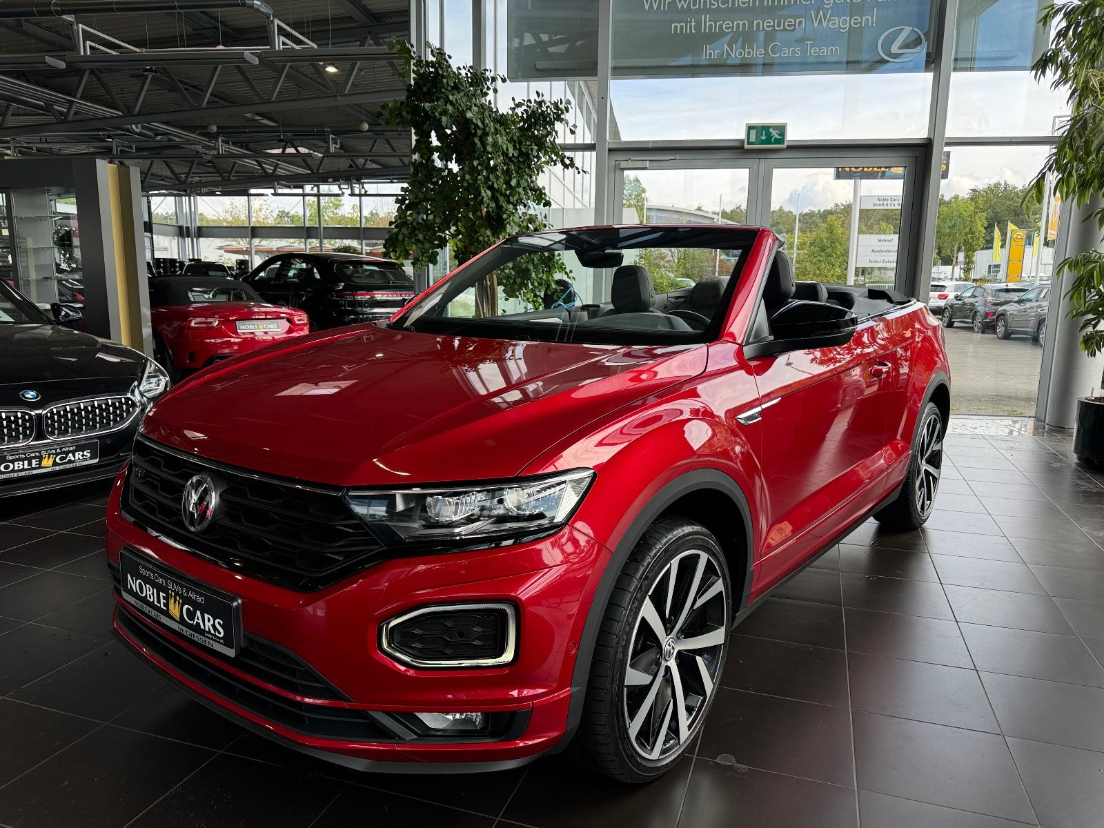 Fahrzeugabbildung Volkswagen T-Roc Cabriolet R-Line AHK BEATS NAV SHZ RFK 19"