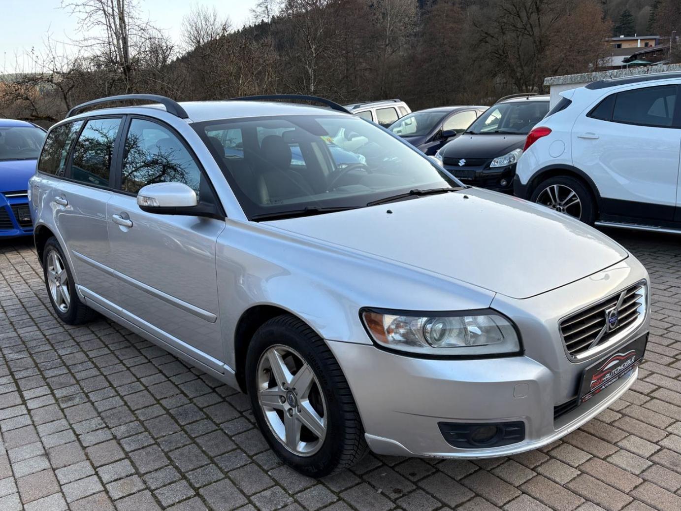 Volvo V50 T5 AWD Momentum*Navi*Shzg*Allrad*