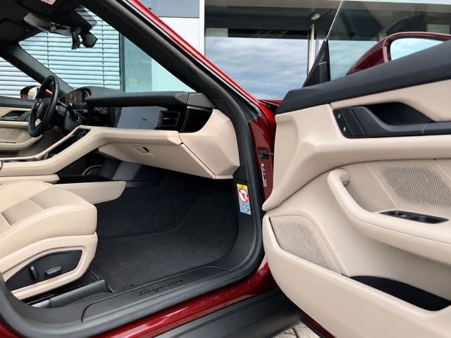 Porsche Taycan Performance Plus Luftfederung HUD ACC foto 17