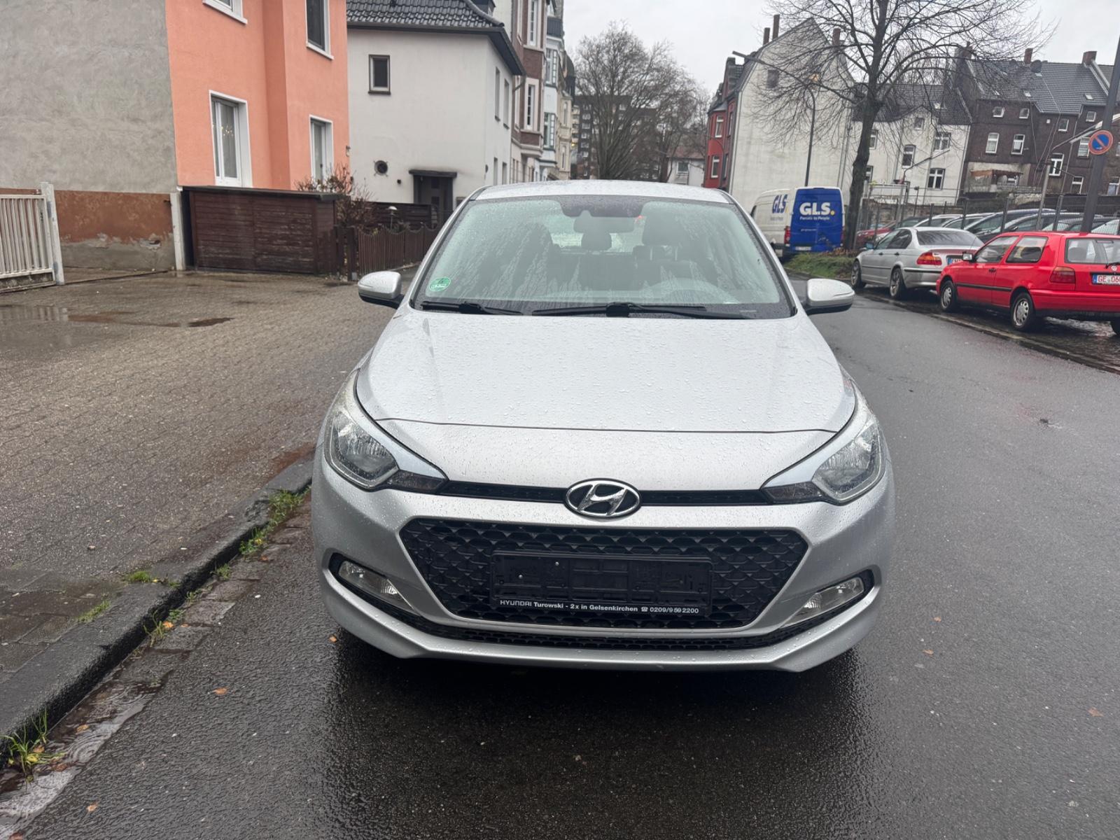 Hyundai i20/Klima/Sitzheizung/Anh..