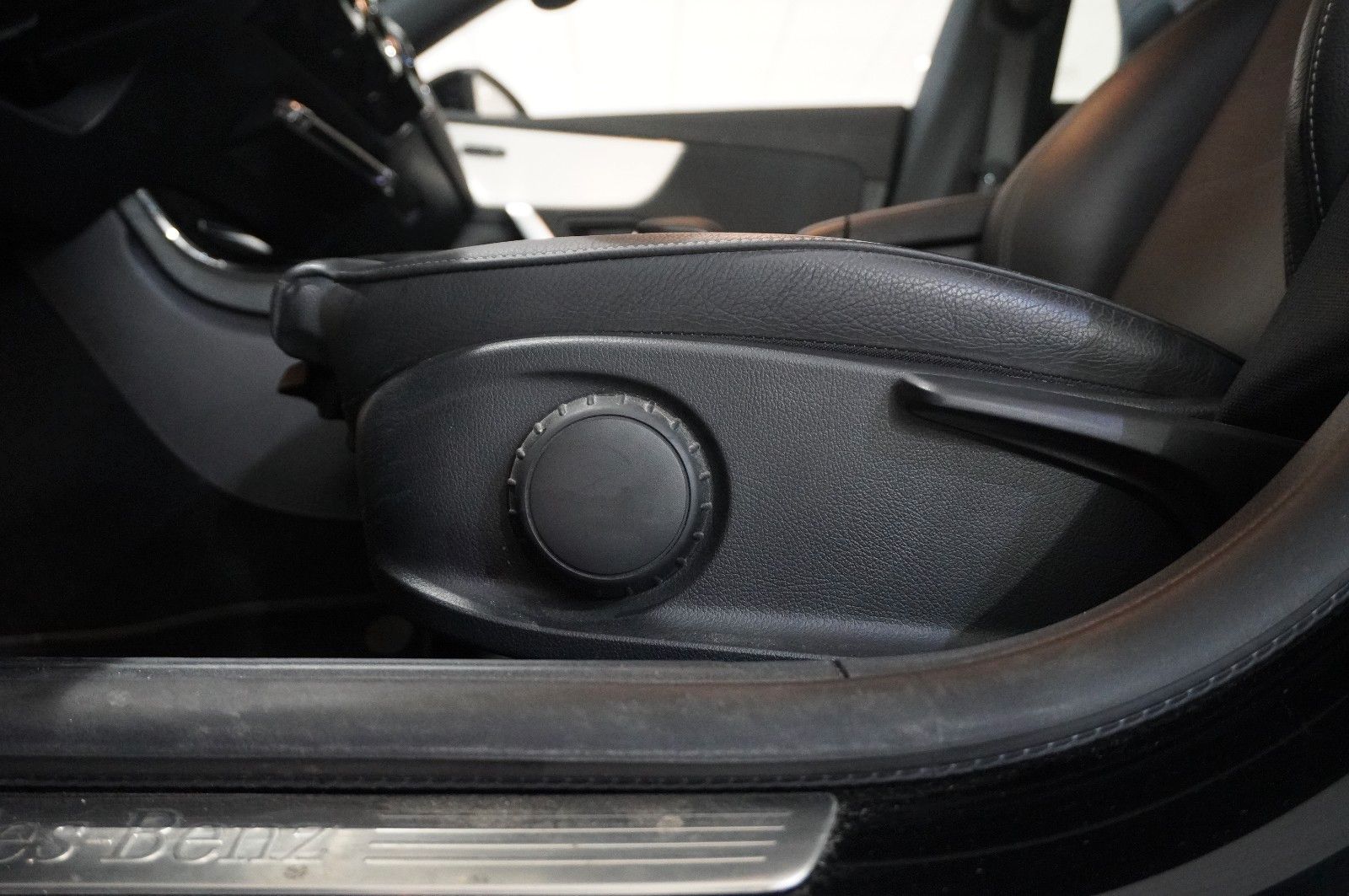 Fahrzeugabbildung Mercedes-Benz CLA SB 200 AMG LINE 7G-DCT NAVI/LED/KAMERA/DAB+