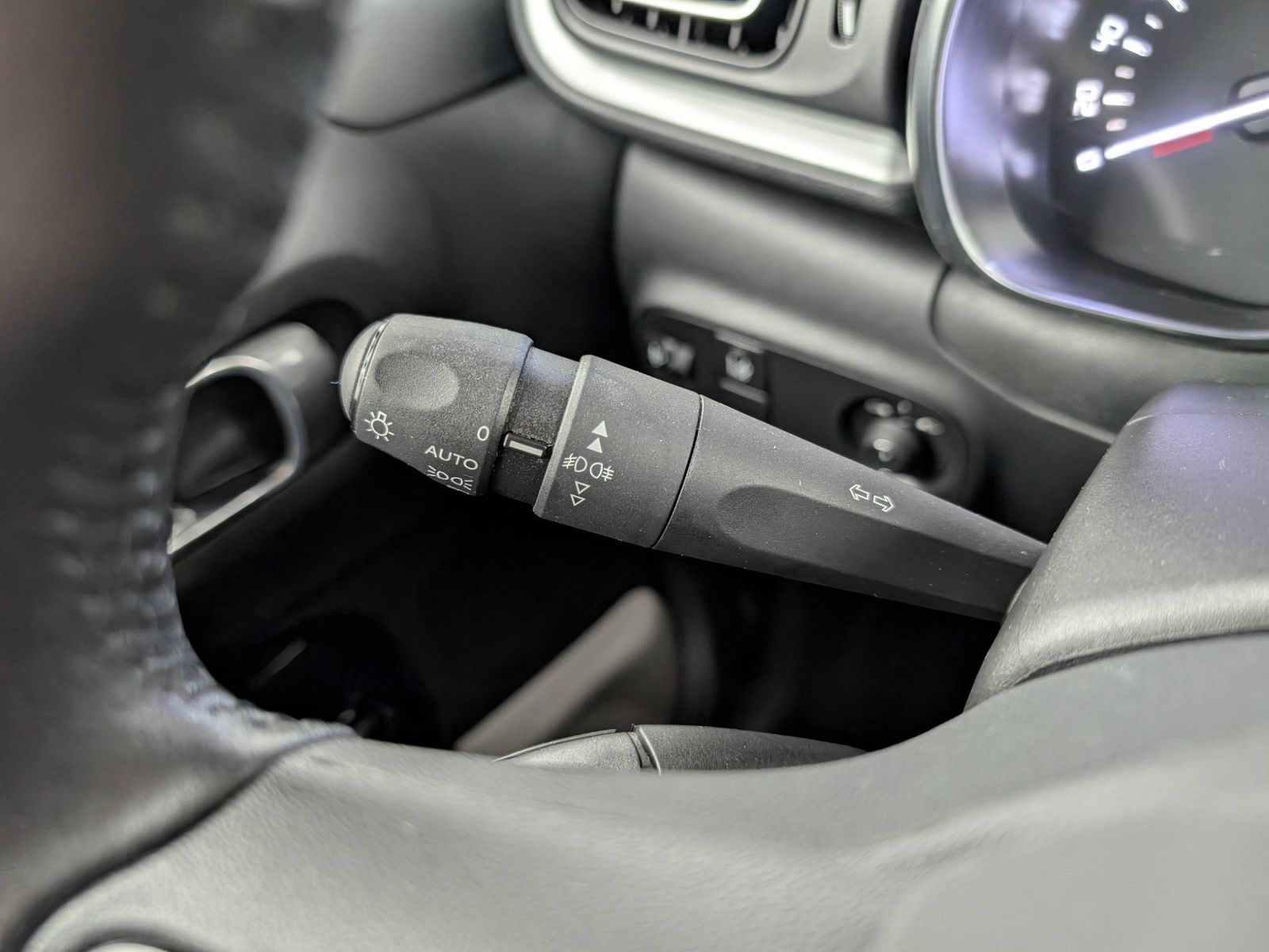 CITROEN C3  1.2 PureTech Shine Navi Pano NUR GEWERBE – Bild 31