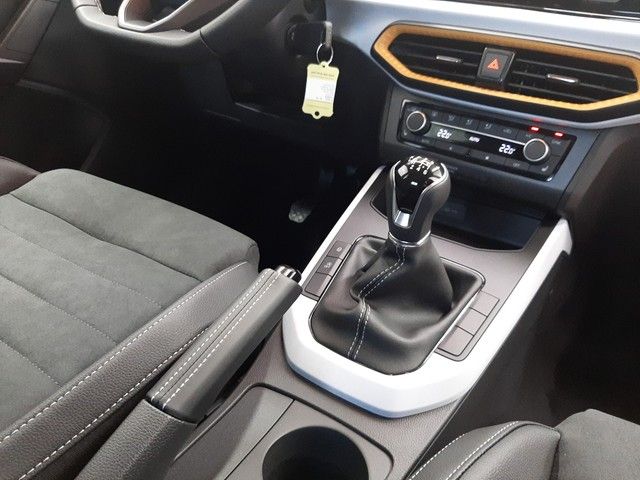 Fahrzeugabbildung Seat Arona Style 1.0TSI LED SitzHz 18"Alu Klimaaut.