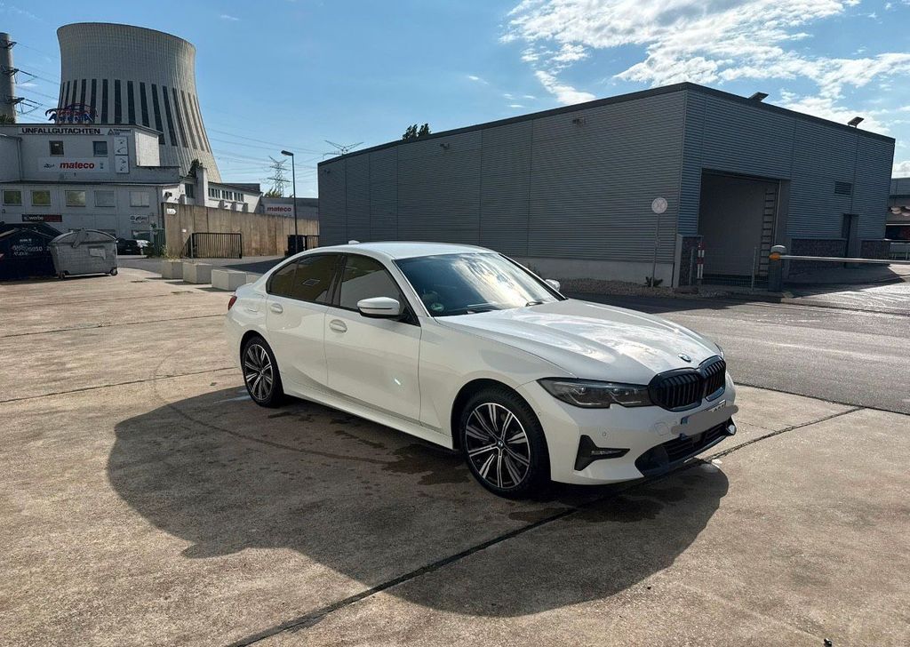 Image of BMW 320