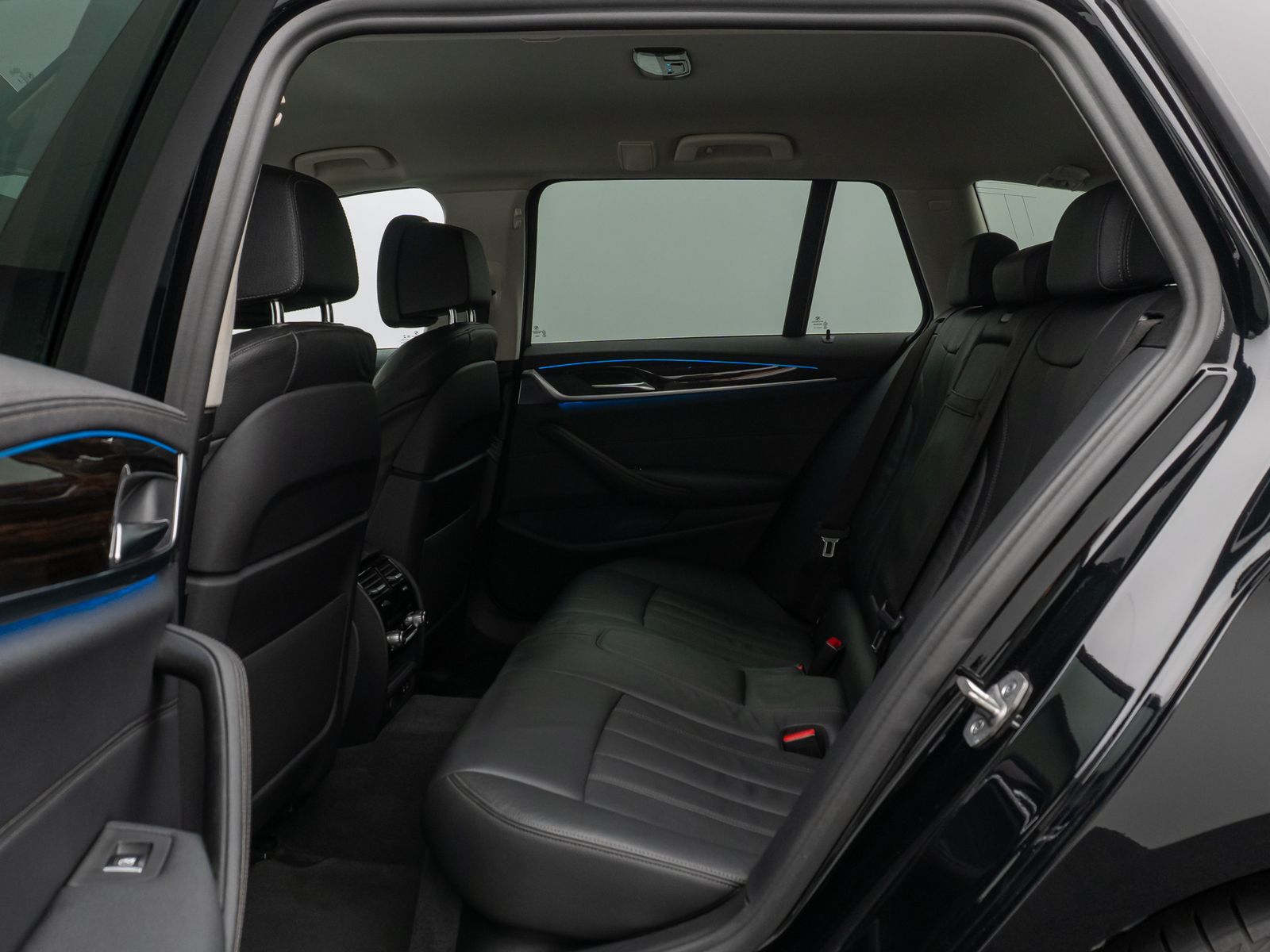 Fahrzeugabbildung BMW 530e xD Luxury Line DAB Komfort HUD Laser HiFi