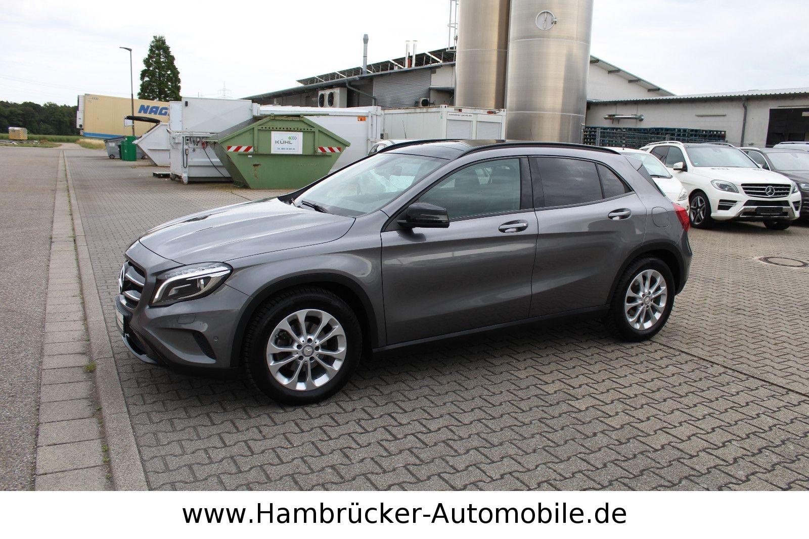 Mercedes-Benz GLA 200 Score~2.HAND~WENIG KM~BI-XENON~PANORADAC
