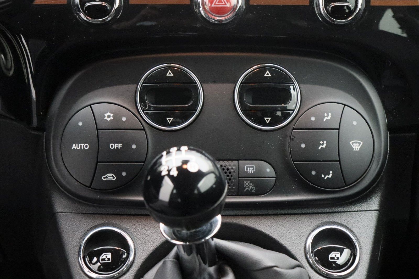 Fahrzeugabbildung Fiat 500C 1.2 Collezione