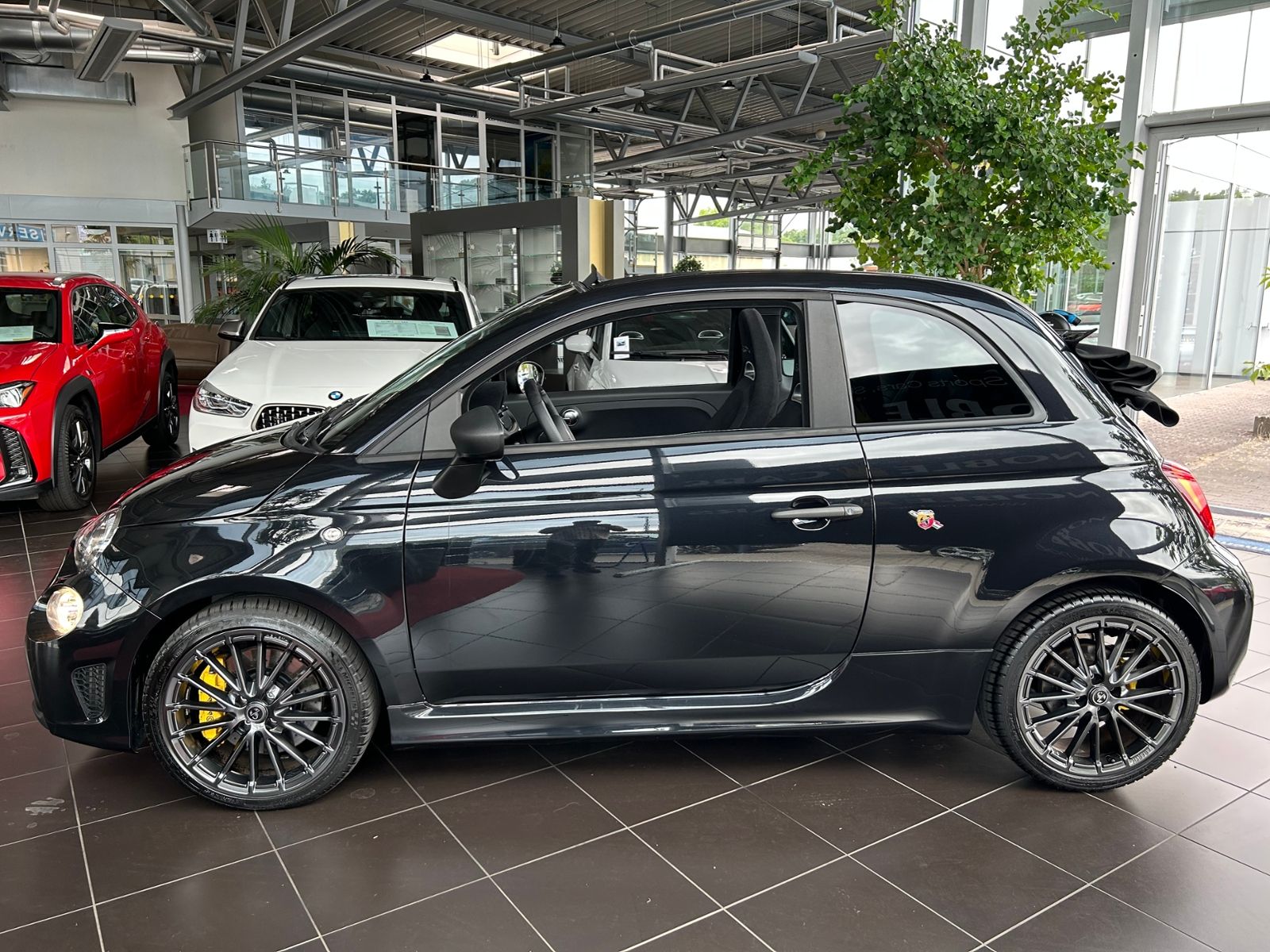 Fahrzeugabbildung Abarth 695 C KLIMA NAVI ALU 17 "  Nur  1450  km