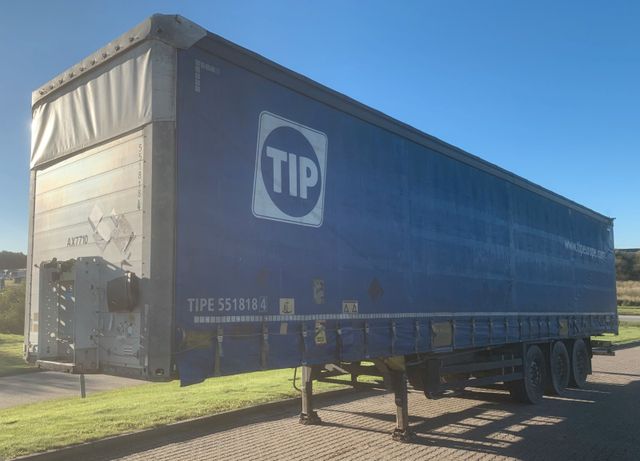 Schmitz Cargobull Curtainsider Standard with Huckepack