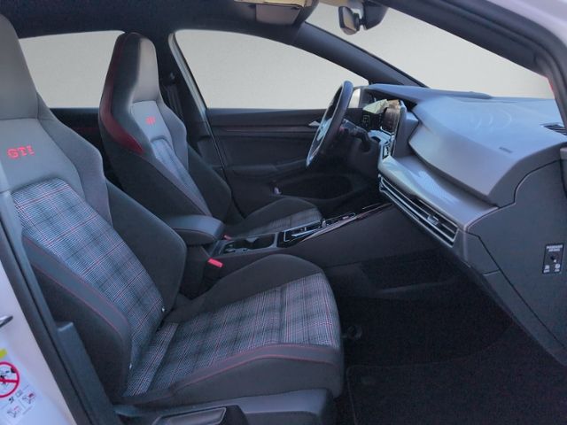 Golf VIII 2.0 TSI GTI DSG IQ.LIGHT+NAVI+ACC+SIHZ