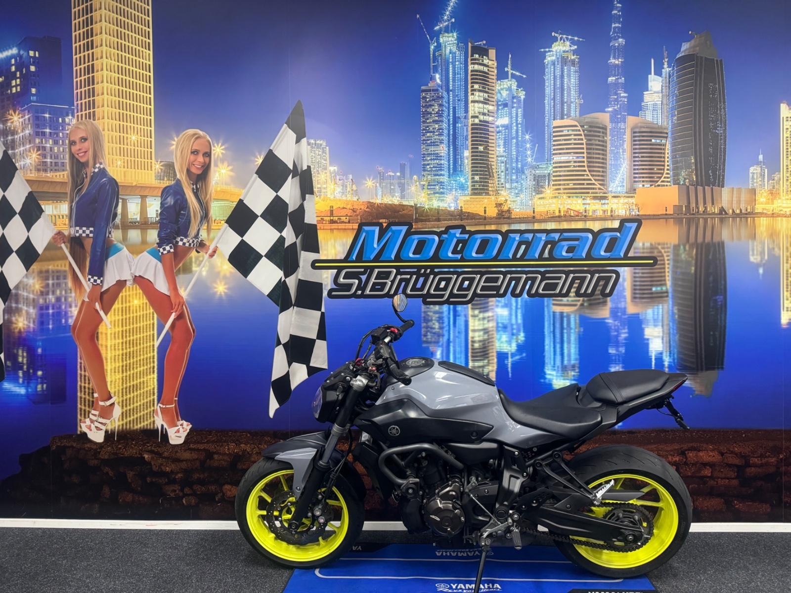 Yamaha MT 07 Extras-35KW-1Jahr Garantie-Tüv-Insp. Neu !