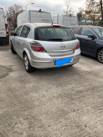 Opel Astra H , TÜV neu , 1. Hand Scheckhef...