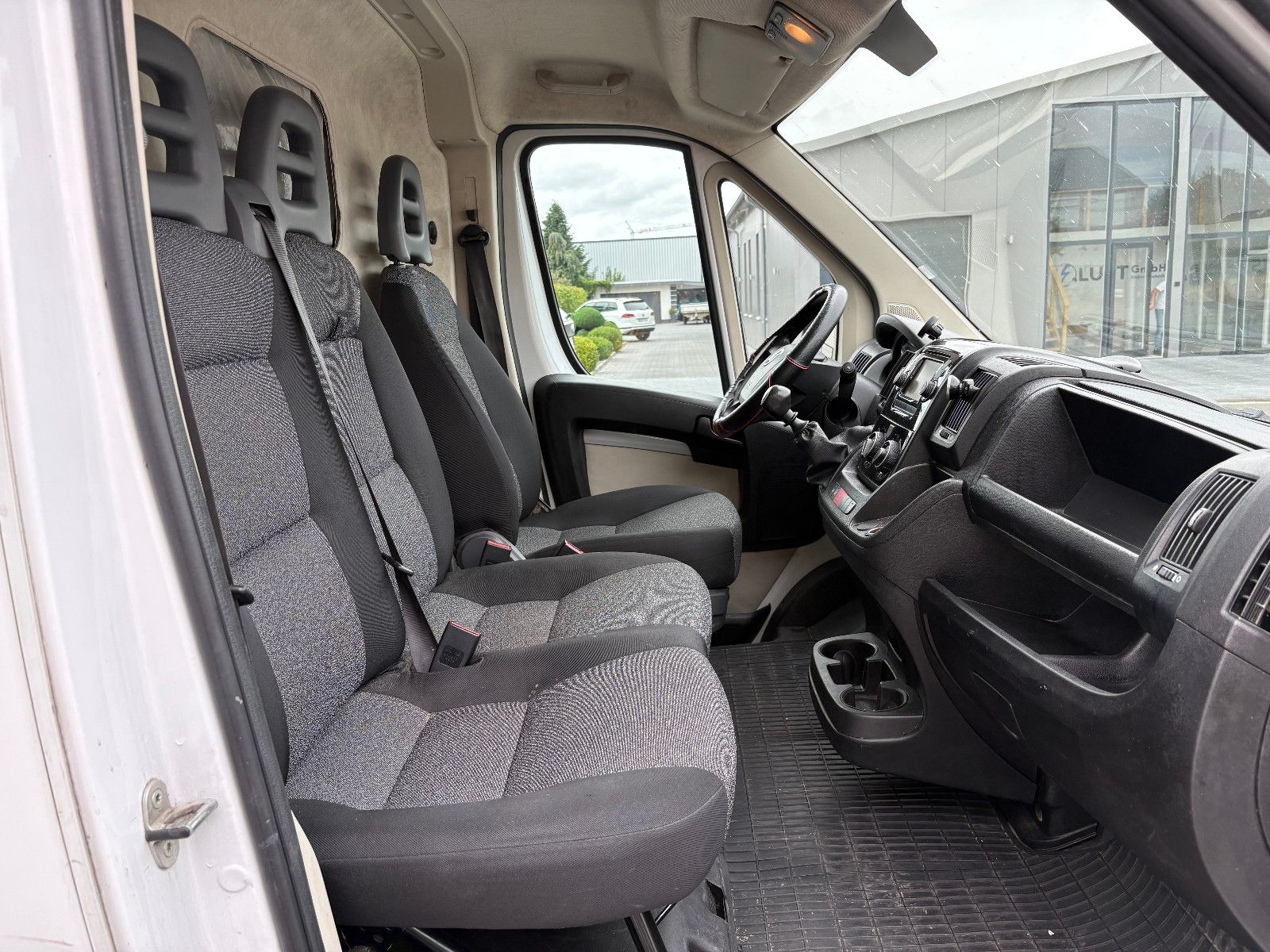 Fahrzeugabbildung Fiat Ducato Grossr.-Kasten 35 130 L4H2 RS: 4035 mm/3-