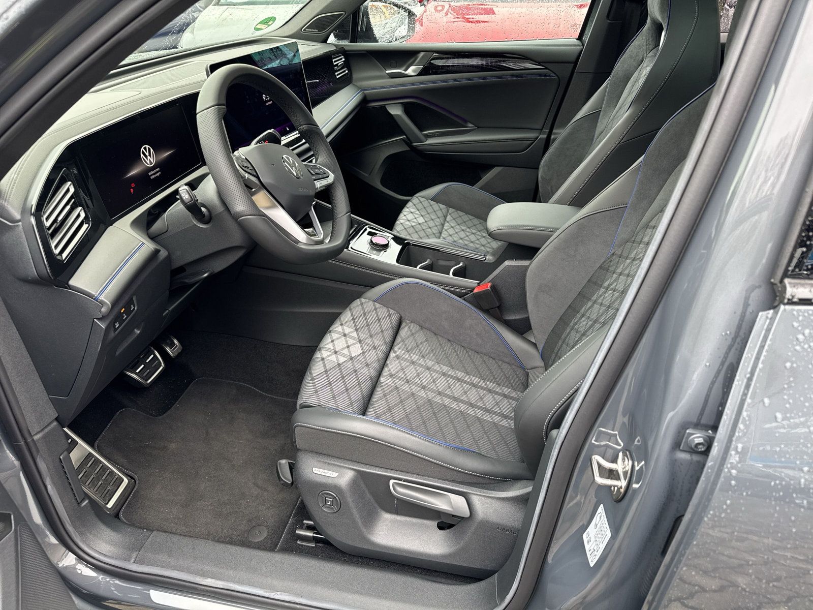 Tiguan R-Line AHK " Harman Kardon"PANO 4M R-Line