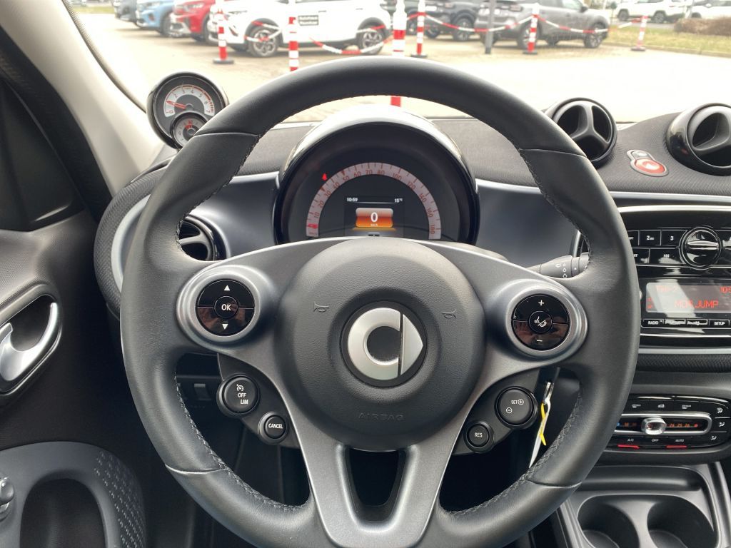 Fahrzeugabbildung Smart smart forfour passion *PDC hinten*Sitzh.*Klimaau