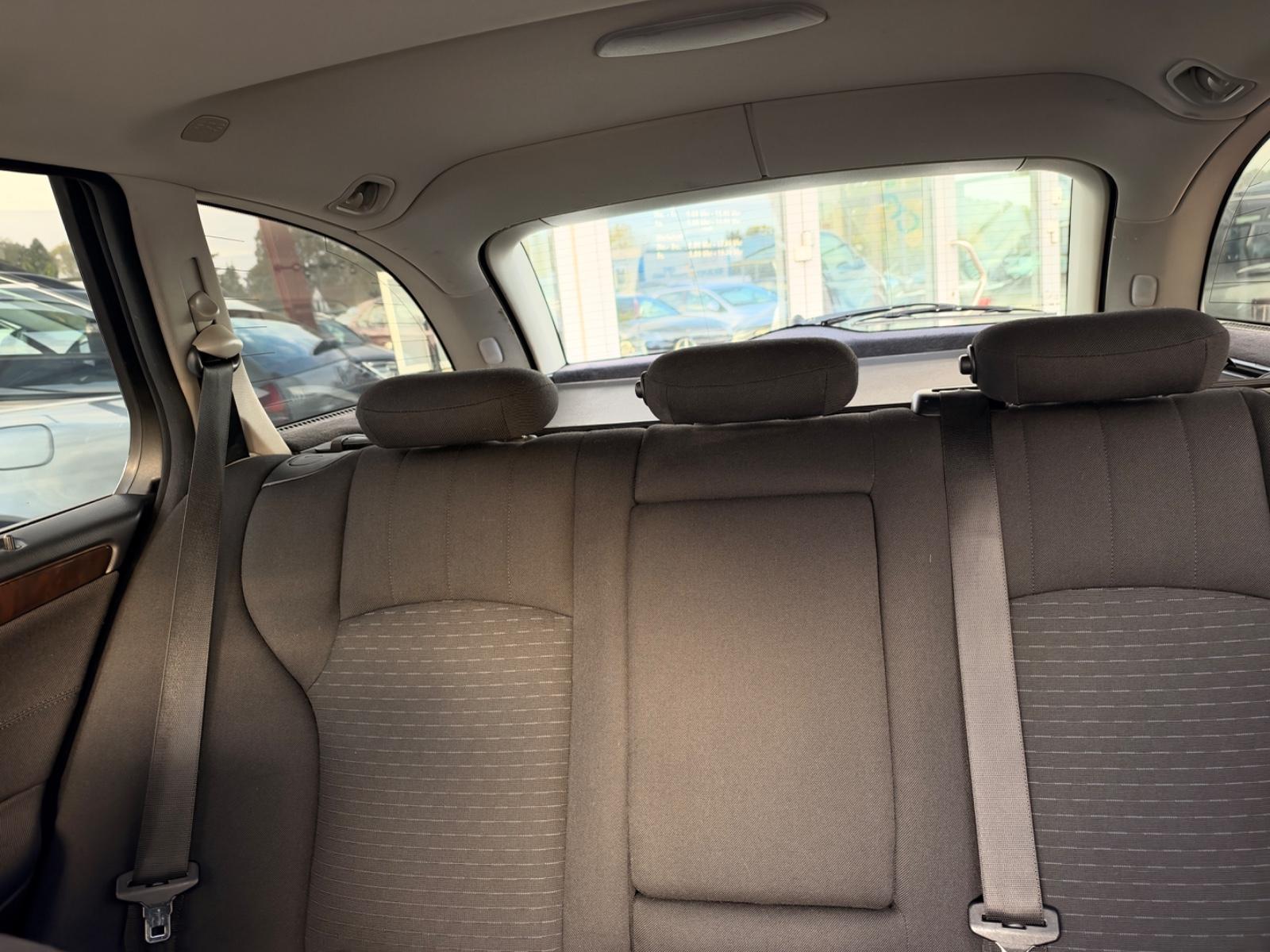 Mercedes-Benz C220 2005 — photo 13