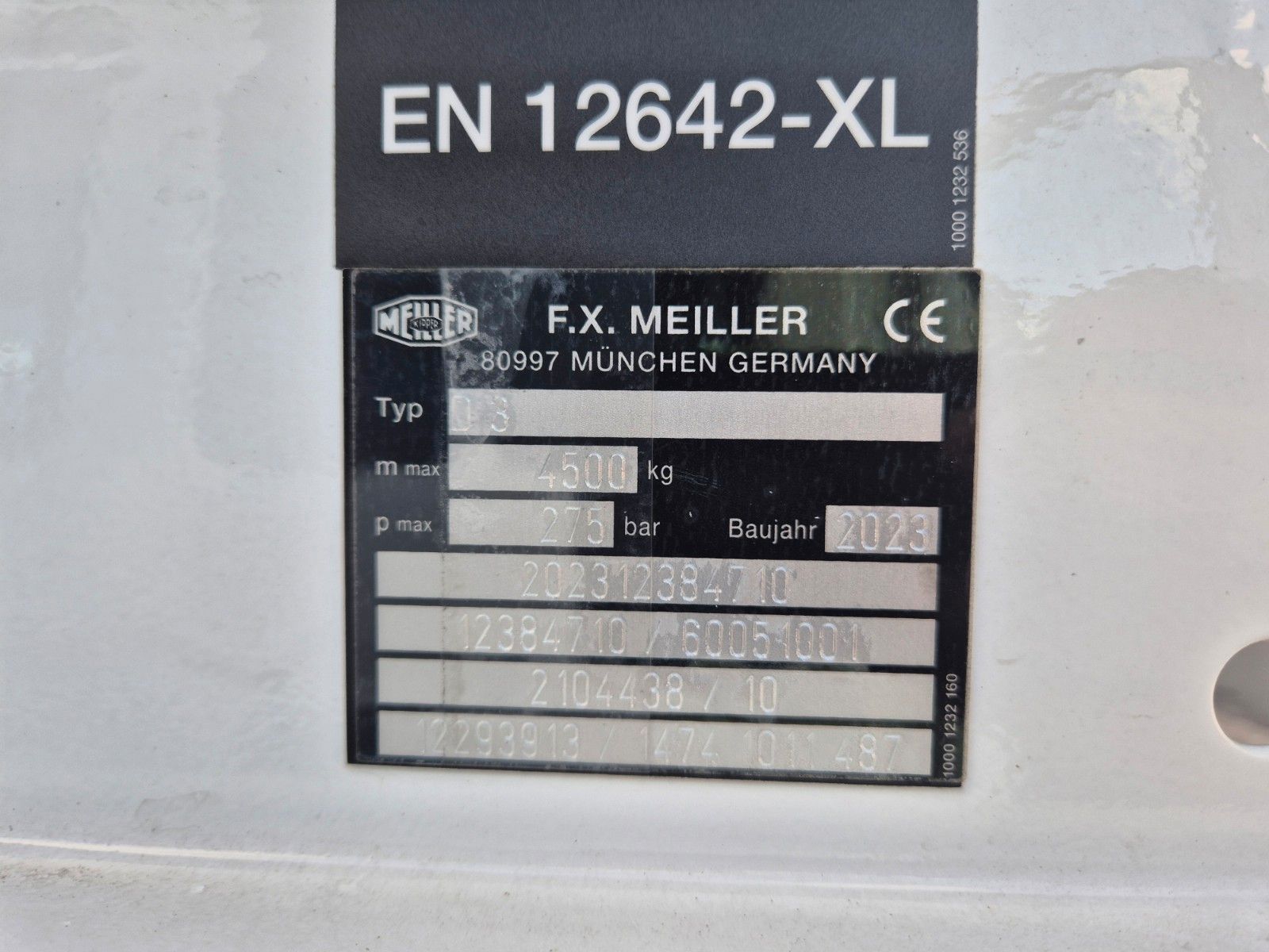 Fahrzeugabbildung Iveco Eurocargo ML80E21 Meiller 2x AHK 3 Sitze