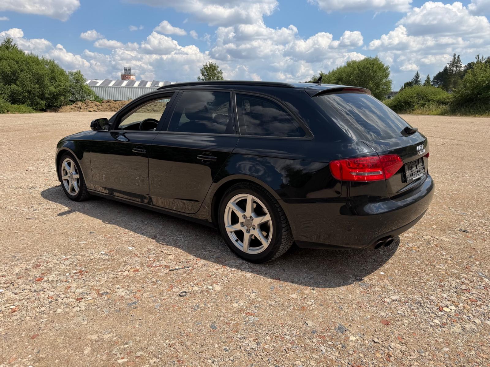 Audi A4 2011 — photo 6