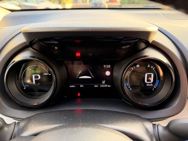 Toyota Yaris Hybrid Style Selection