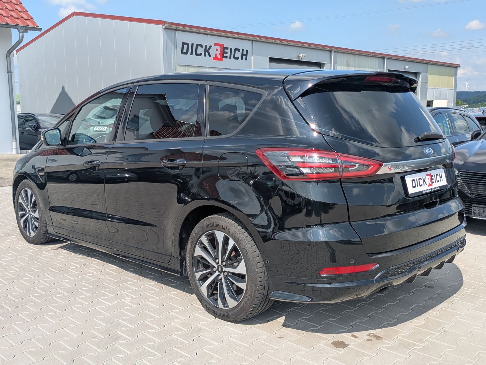 Fahrzeugabbildung Ford S-MAX 2.0 EcoBlue ST-Line PANO/KAM/AHK/LED 7-Si