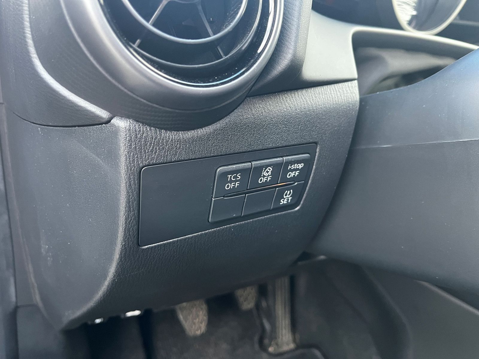 Fahrzeugabbildung Mazda CX-3 2,0 Selection NAV ALU SHZ GRA LED TOTW