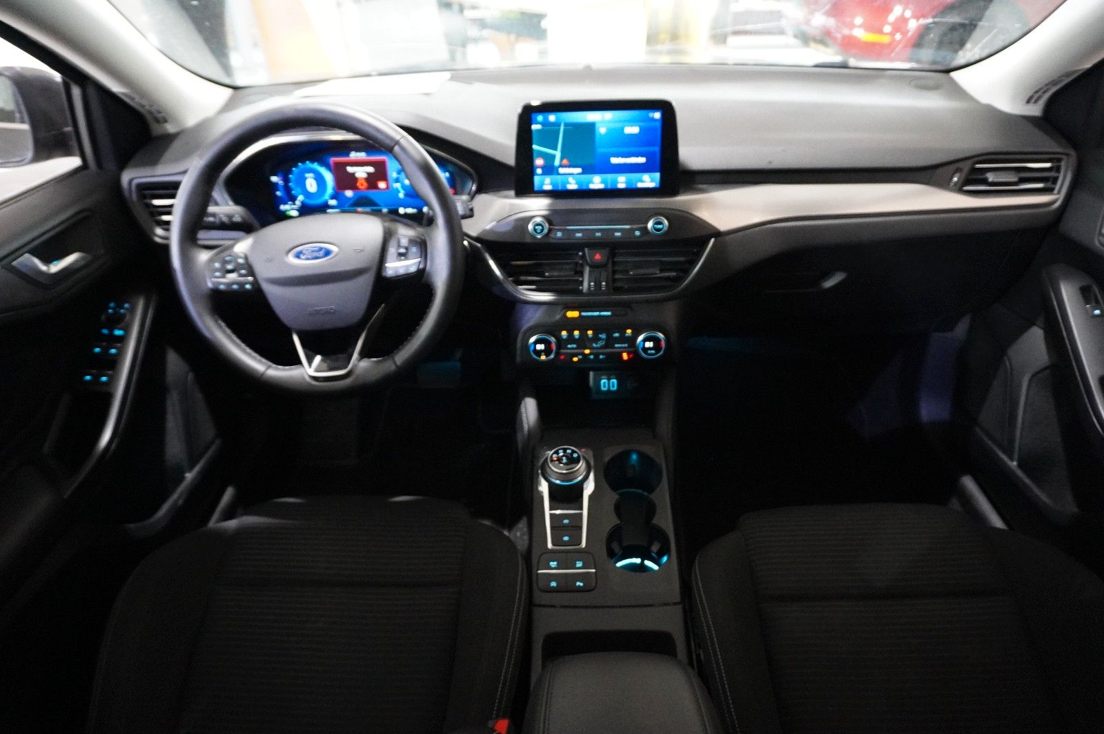 Fahrzeugabbildung Ford Focus Turnier  1.0 TITANIUM X NAVI/LED/KAMERA/SH